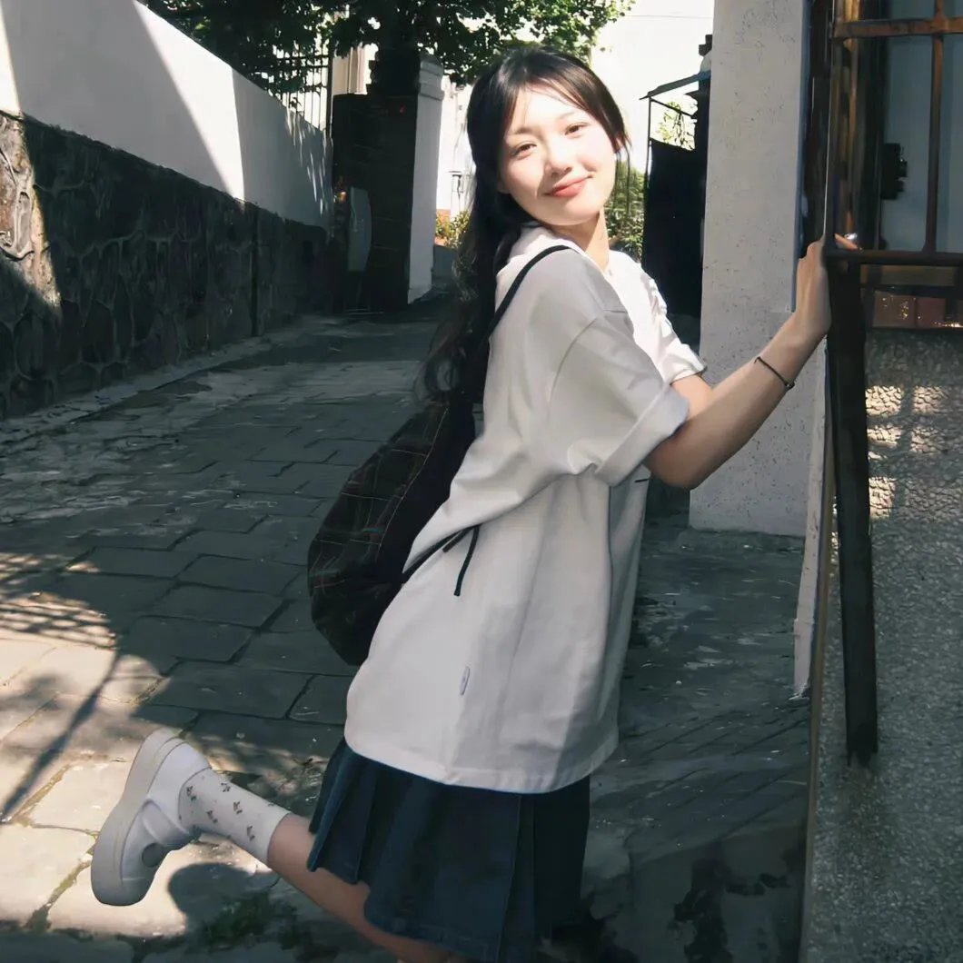 蜂群第一季海报